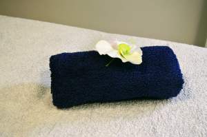 Massage auray masseuse cabinet californien-suédois prénatal femme enceinte douleur dos stress relaxation bien-être